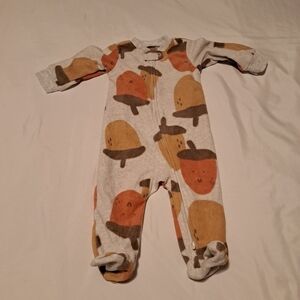 Carter's sizes NB, 6m, 24m fleece acorn designed pajamas, new